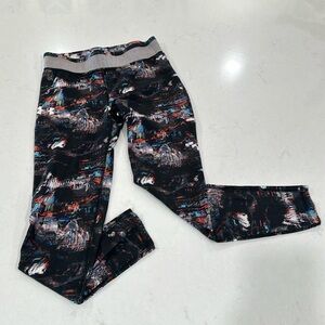 Under armour workout leggings.